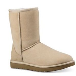 UGG Women's Classic II Short Boots - Sand Color